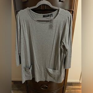 NWT Susan Graver Women's Top with Pockets